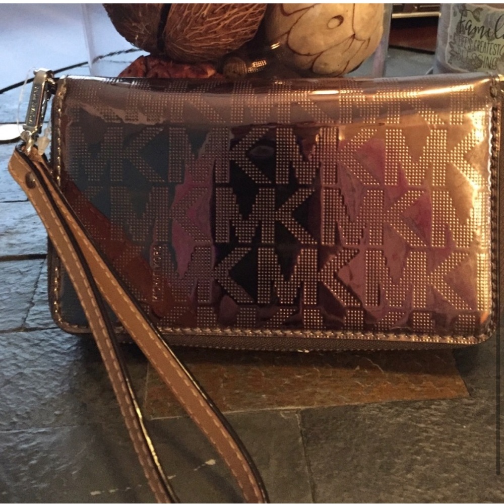 Michael Kors  Wristlet